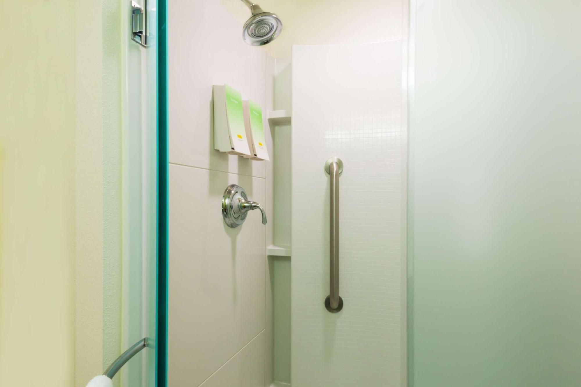 Home2 Suites By Hilton Buffalo Airport/ Galleria Mall Чіктоваґа Екстер'єр фото