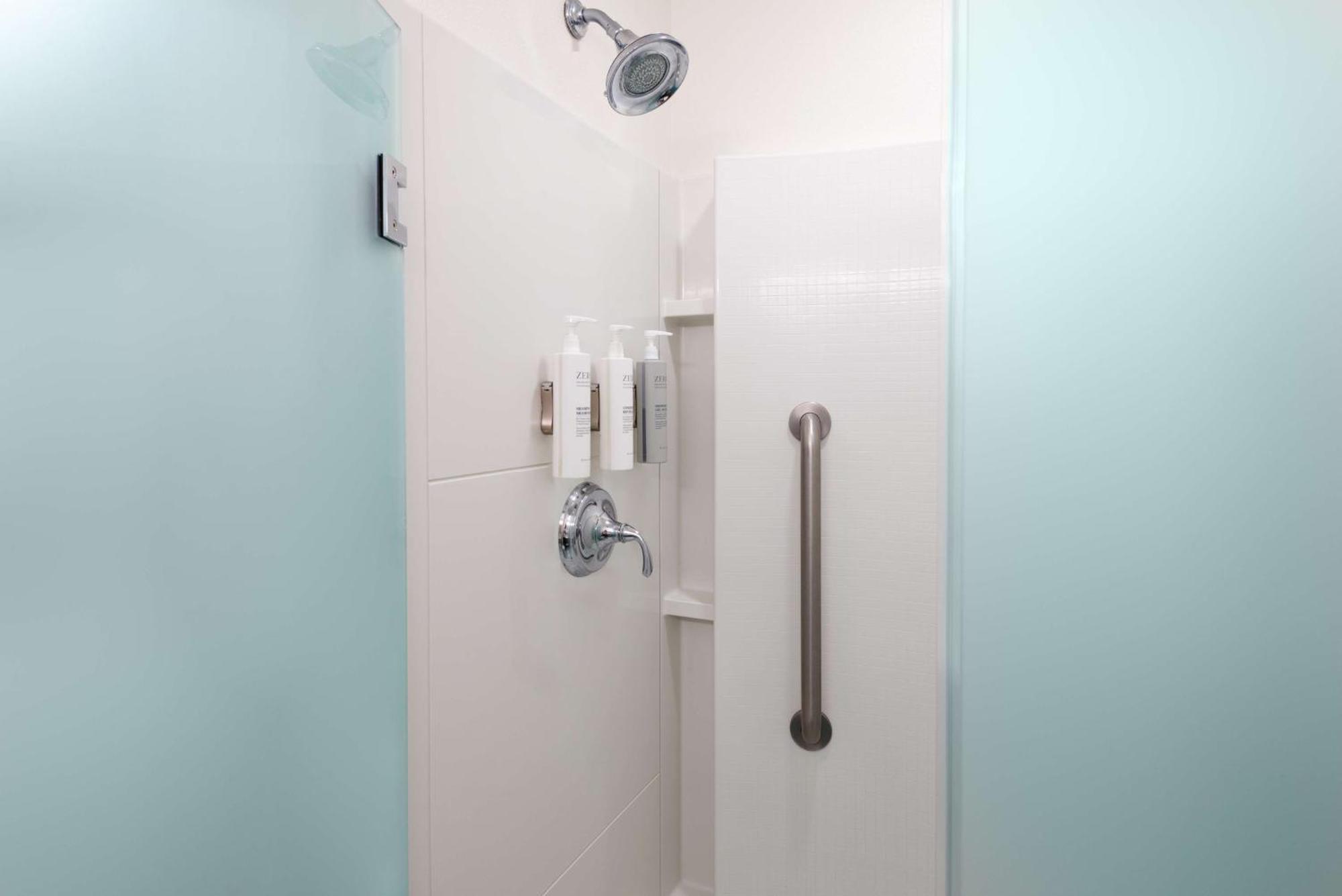 Home2 Suites By Hilton Buffalo Airport/ Galleria Mall Чіктоваґа Екстер'єр фото