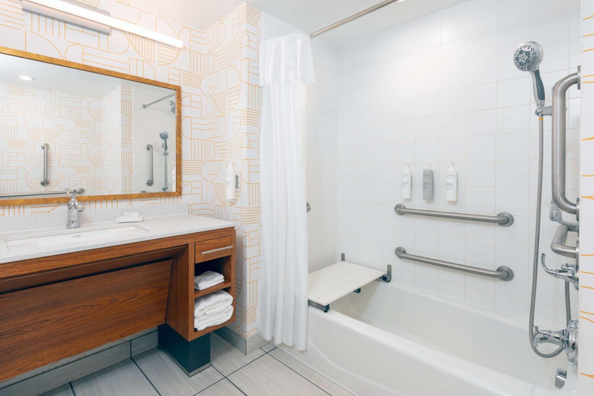 Home2 Suites By Hilton Buffalo Airport/ Galleria Mall Чіктоваґа Екстер'єр фото